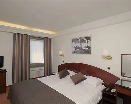 Astoria Hotel 3*