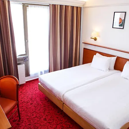 Astoria Hotel 3*