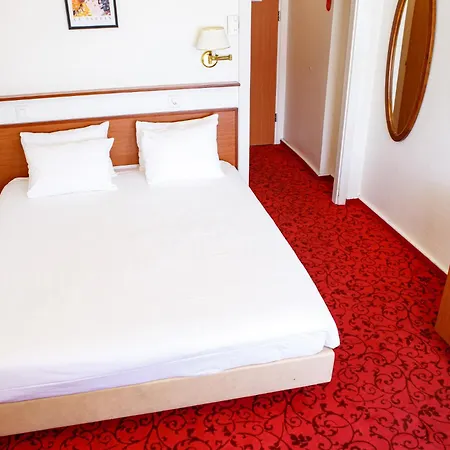 Astoria 3*